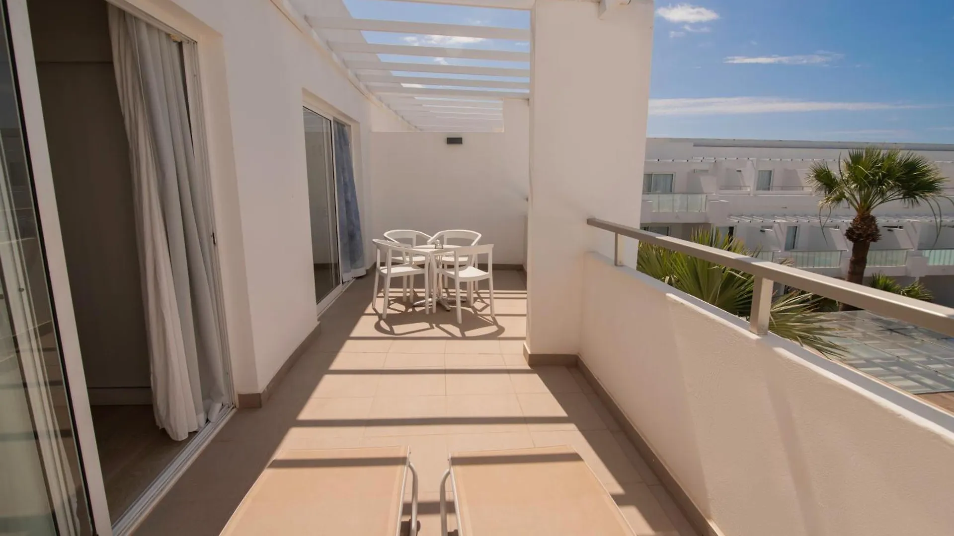 Отель Aequora Lanzarote Suites Пуэрто дель Кармен