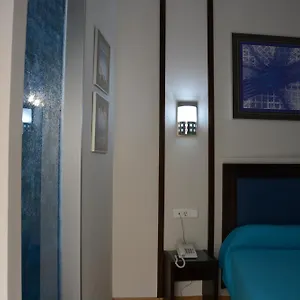 Y Dona Lola Hotel Sevilha