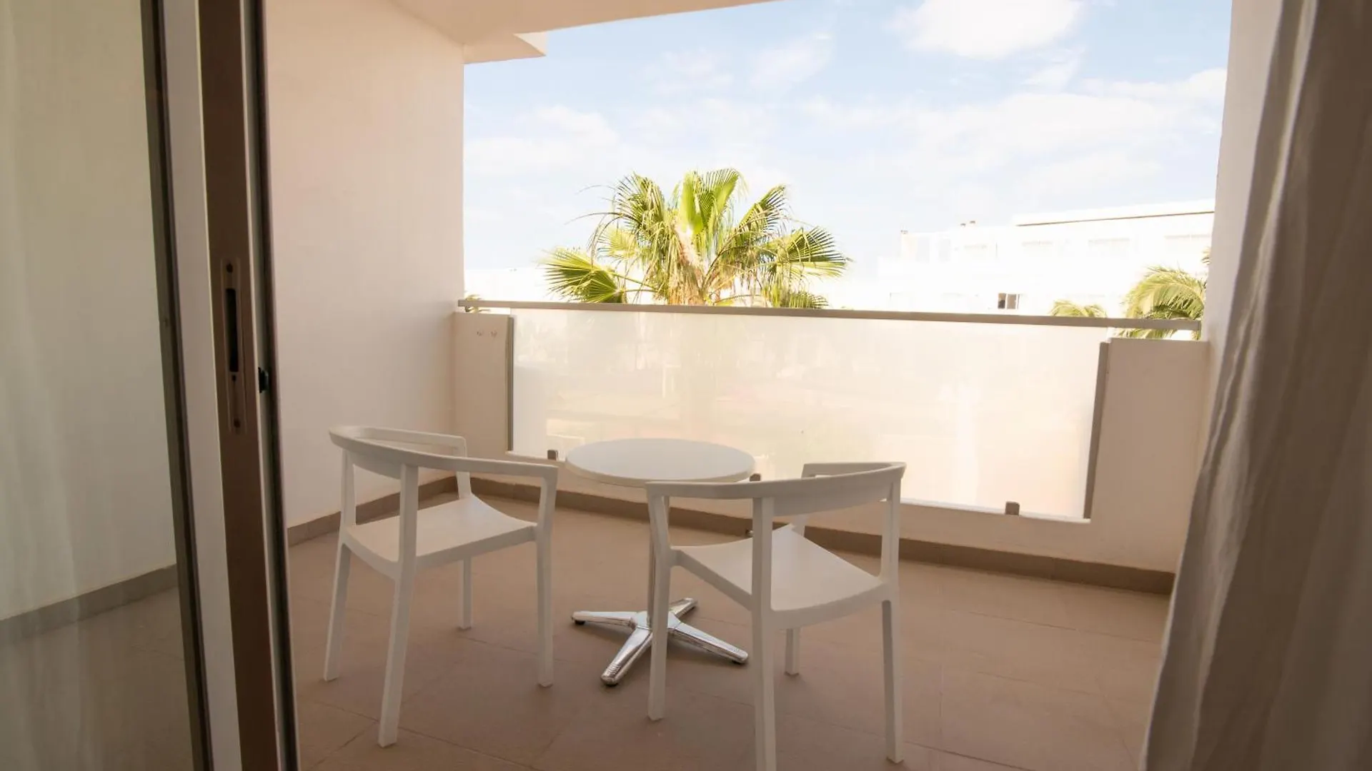 Aequora Lanzarote Suites Puerto del Carmen  4*, Puerto del Carmen (Lanzarote)